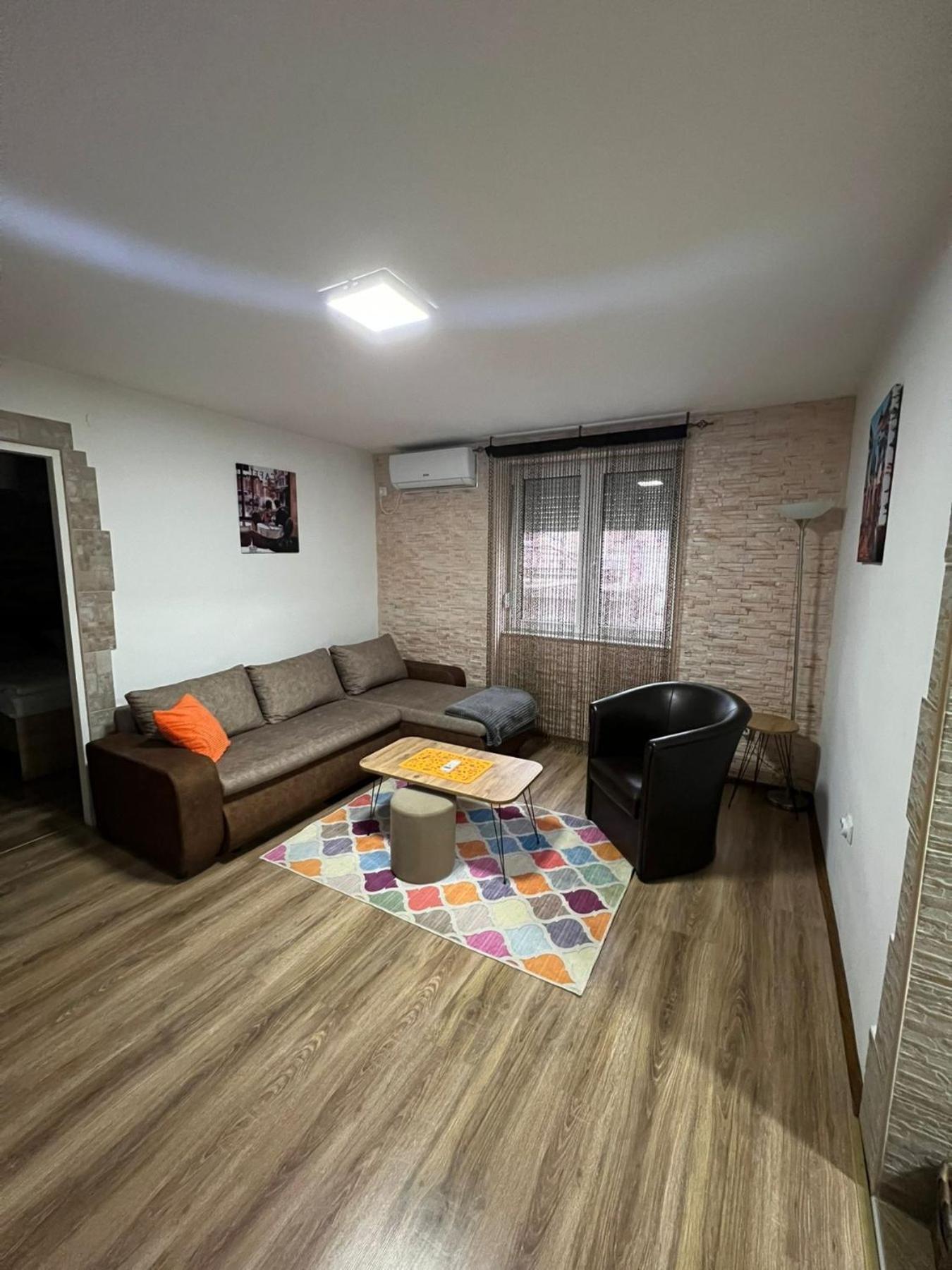 Apartman Su Libero Lägenhet Subotica Exteriör bild